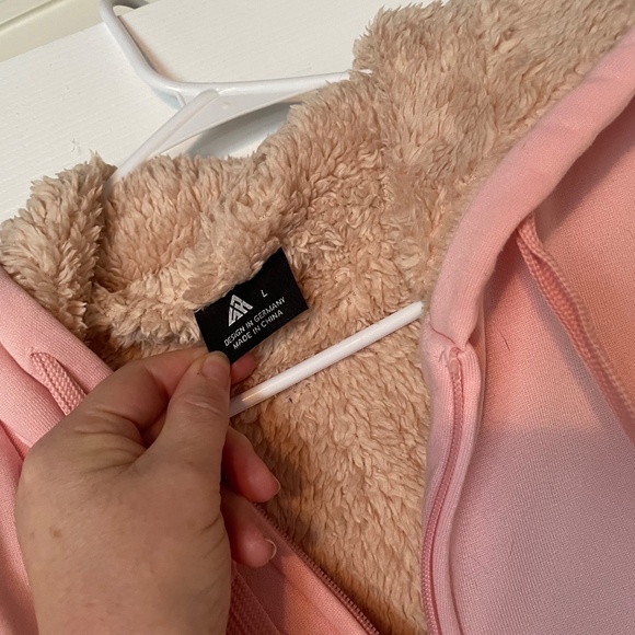 EUC Super cute pink hoodie, full zip very furry soft inside women’s large - Picture 2 of 5